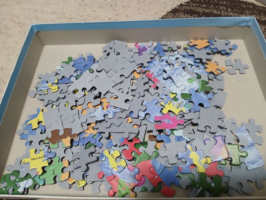 45 lei toate cele 5 cutii cu puzzle