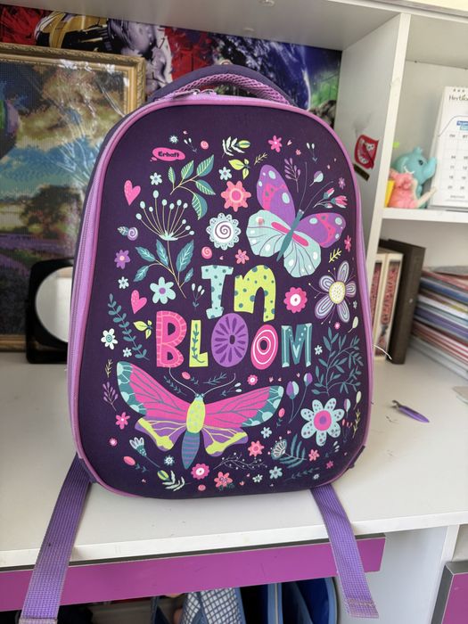 Продам рюкзак для девочки