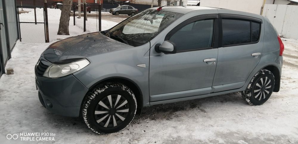 Продается авто Рено Сандеро