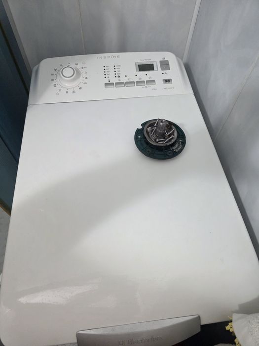 Masina de spălat rufe încărcare verticala ELECTROLUX EWT10410W