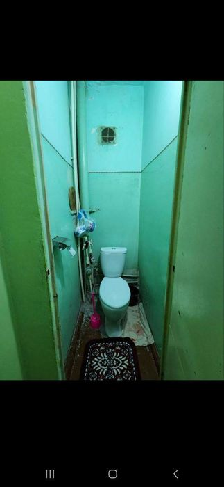 Срочно продается 2 комнатная квартира. Этаж 2.  Район 5/1.