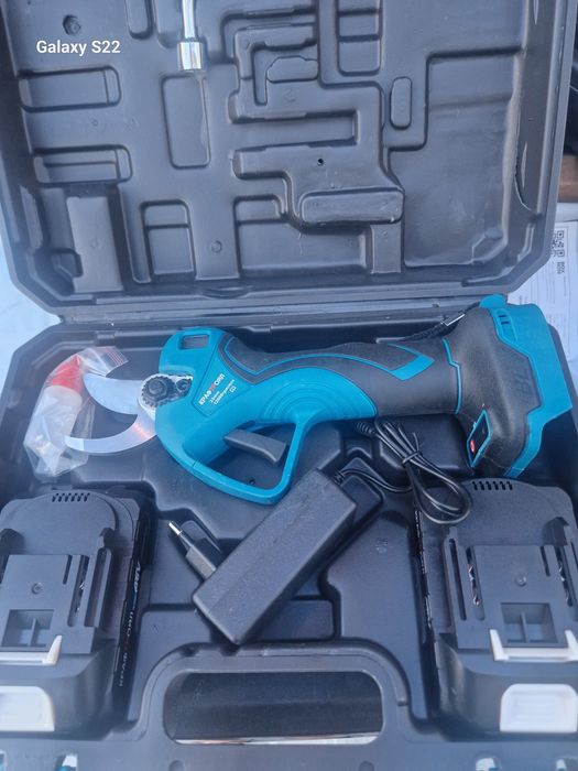 Акумулаторна лозарска ножица с дисплей  Kraft Royal 36V, до Ф33мм