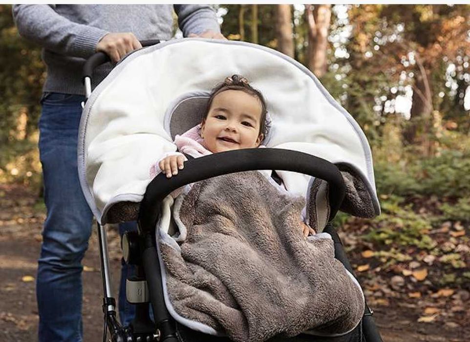 AeroMoov Air Wrapper одеало за столче за кола или количка - червено