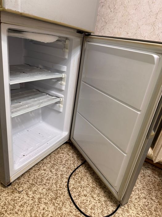 Холодильник Samsung