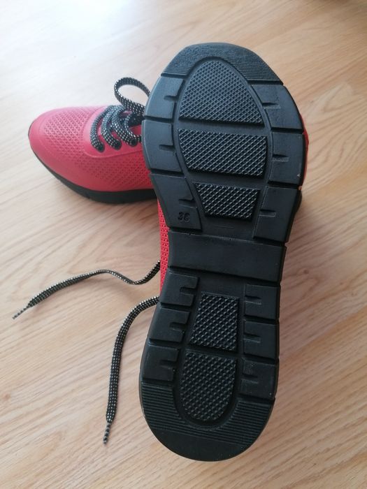 Дамски обувки от естествена кожа