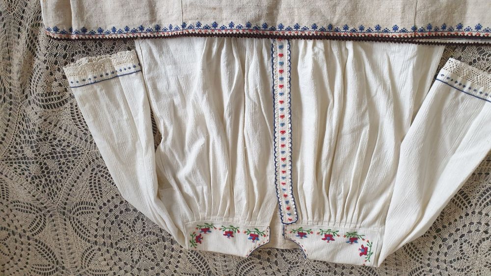 .Автентични  ризи от народна носия от Североизточна България