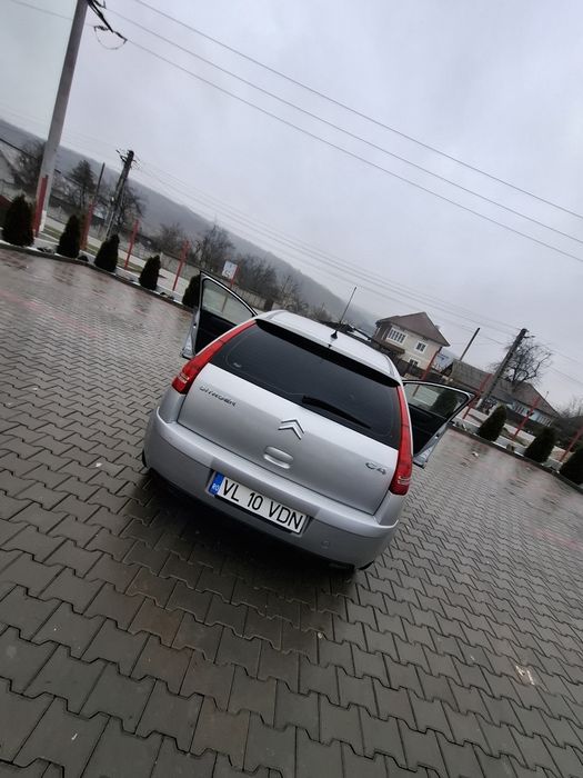 Vând sau schimb citroen c4