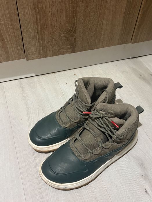 Маратонки Adidas Traxion