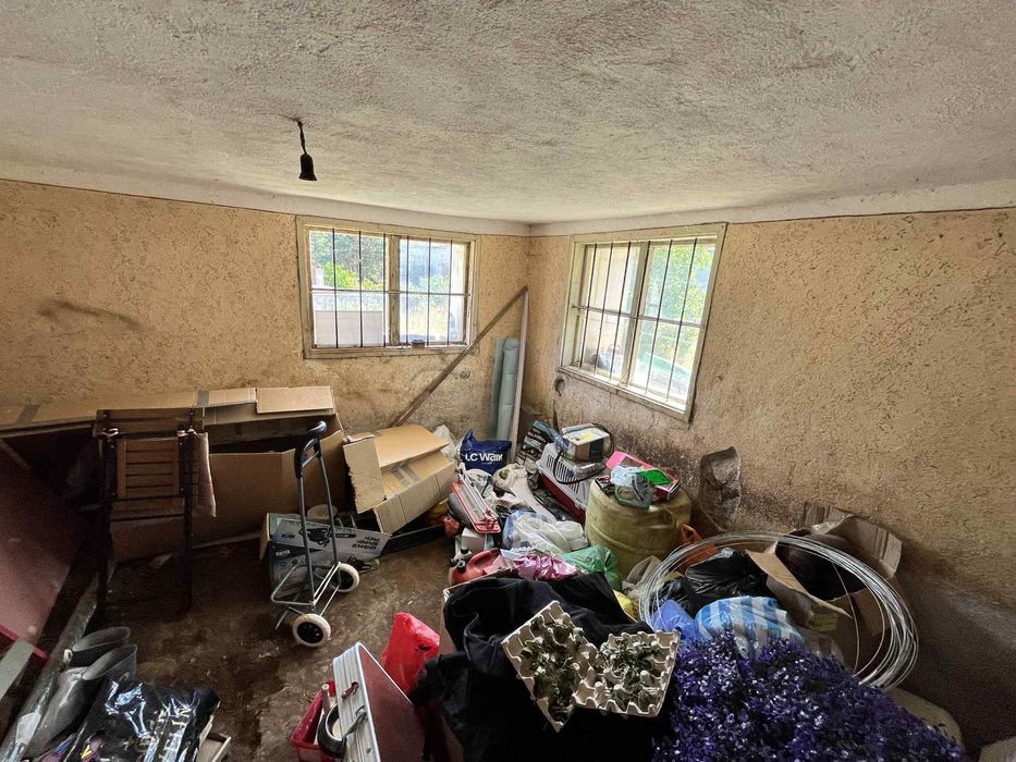 Продава се Къща в с. Ковачевци, Област София-област - 685 кв.м за 112 €/кв.м - Снимка #17