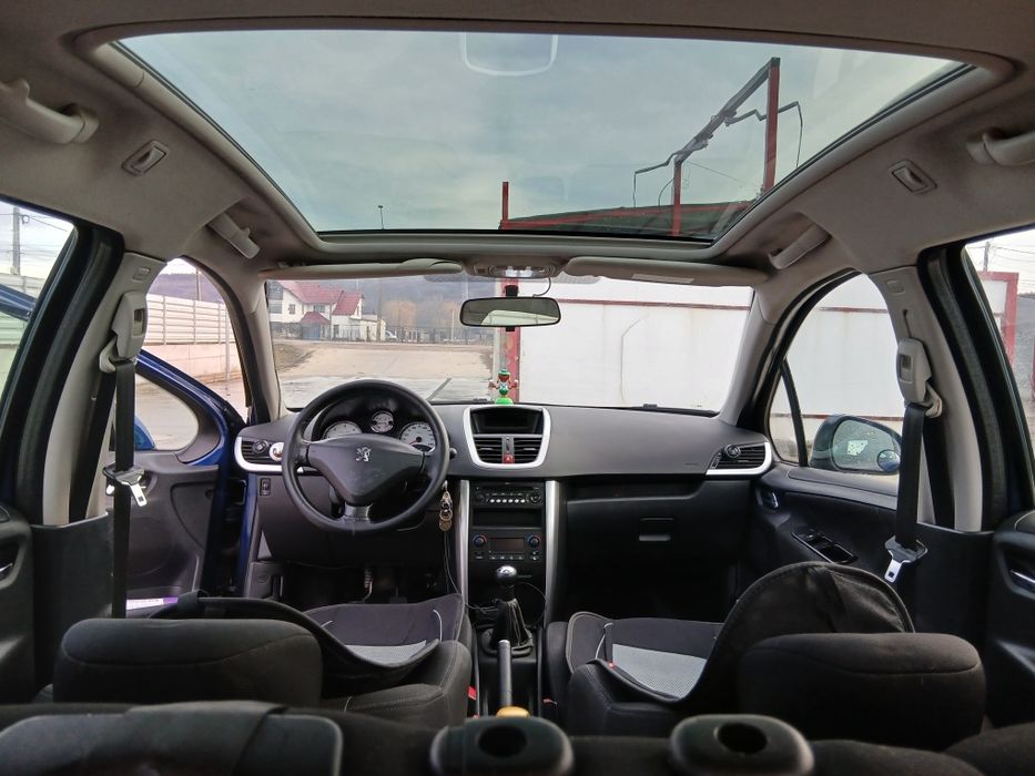 Vând Peuget 207 SW