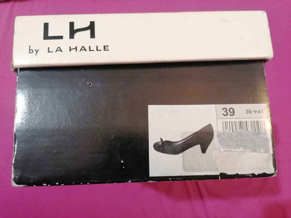 Дамски черни официални обувки от плат La Halle, 39 номер, нови