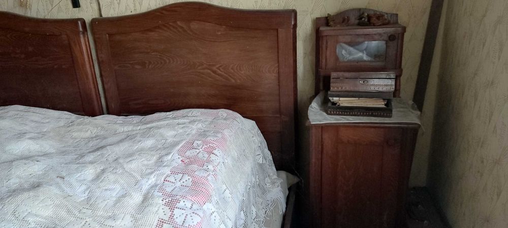 Mobila dormitor anii 1930 - pat matrimonial,2 dulapuri,2 noptiere