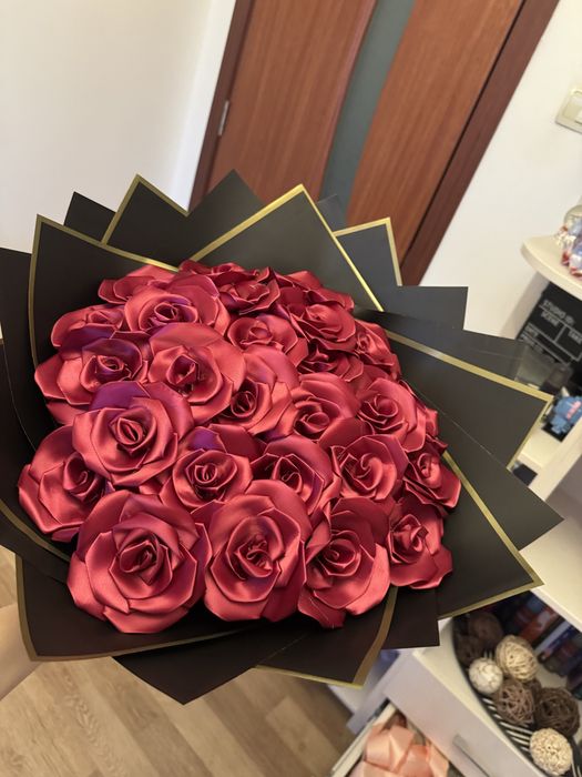 Buchet trandafiri satin