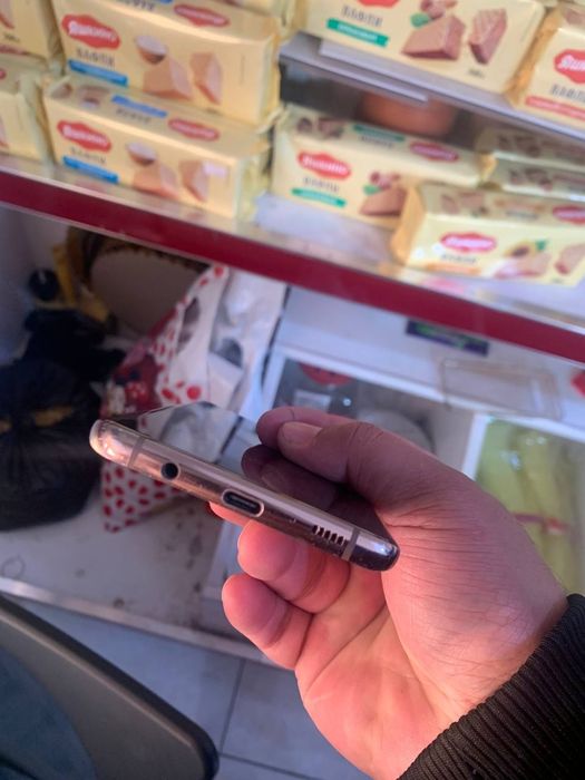 S10 8/256 сотилади