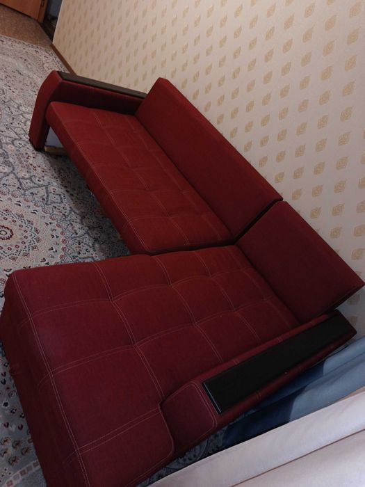 Продам красивый уловой диван