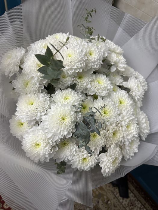 Белый пышный букет