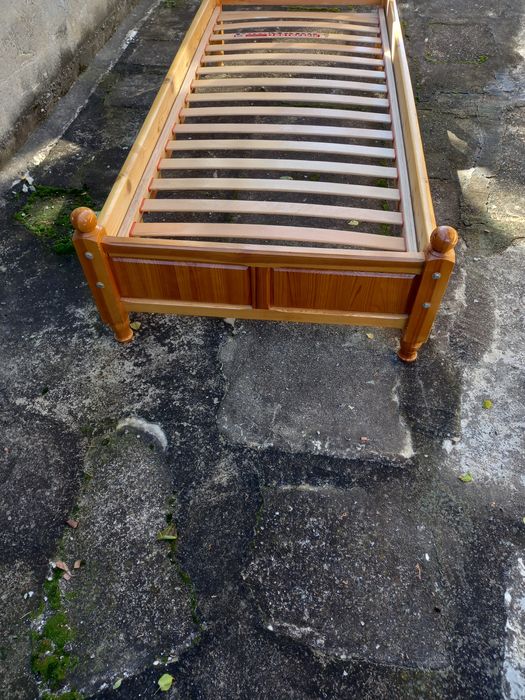 Легло за матрак 82/190