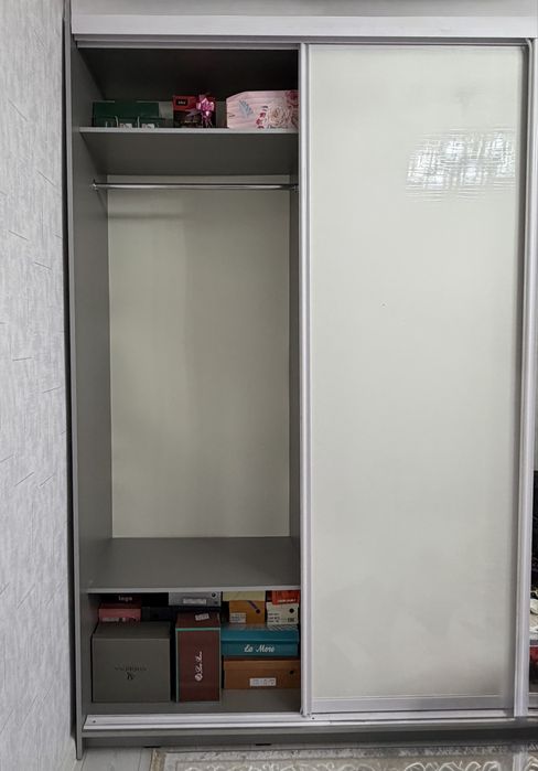 Шкаф для одежды.