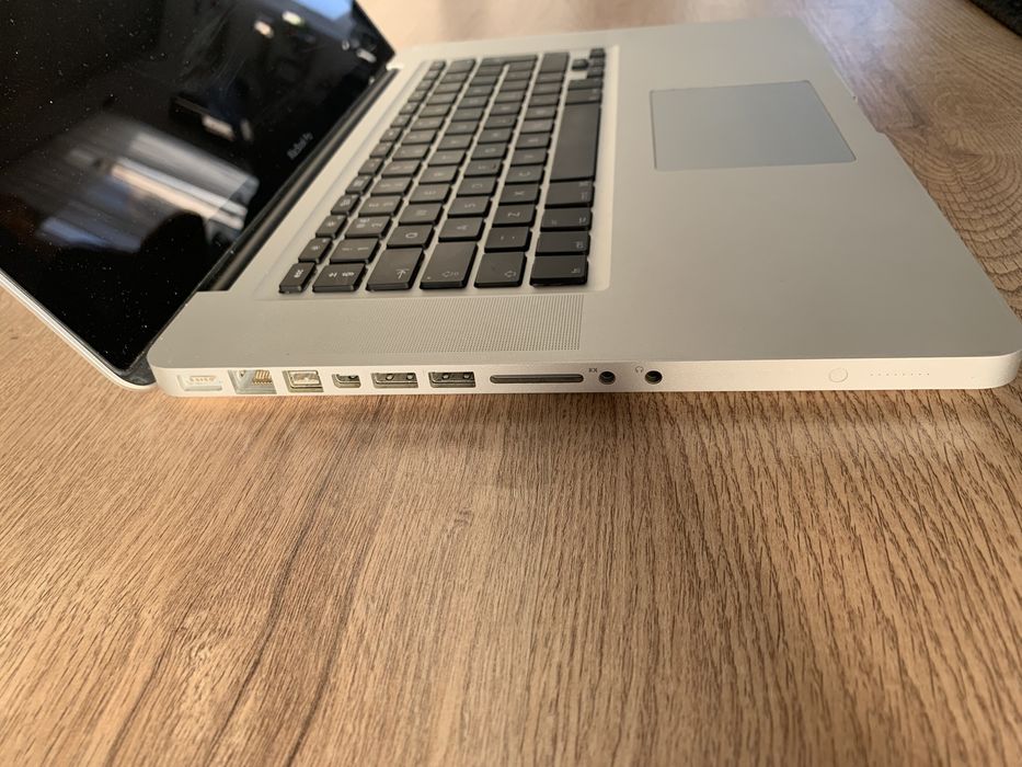 MacBook Pro 15’’ model A1286 6GB RAM SSD Perfect functional