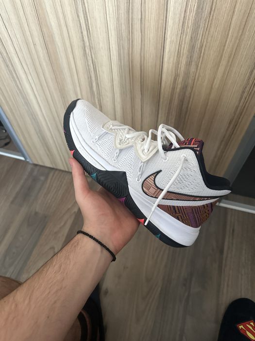 Nike Kyrie 5 BHM