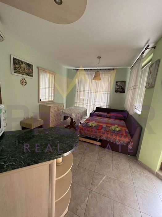 Дава се под наем Двустаен апартамент в к.к. Св.Св. Константин и Елена - 38 кв.м за 498.27 € - Снимка #2