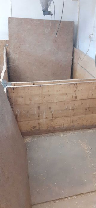 Vând lăzi pentru creșterea puilor.