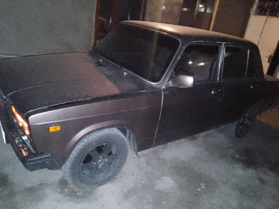 Vaz 2107 sotiladi