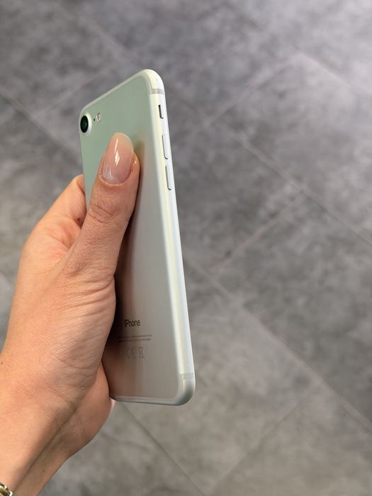 iPhone 7 32GB 100% Sanatate Baterie Impecabil