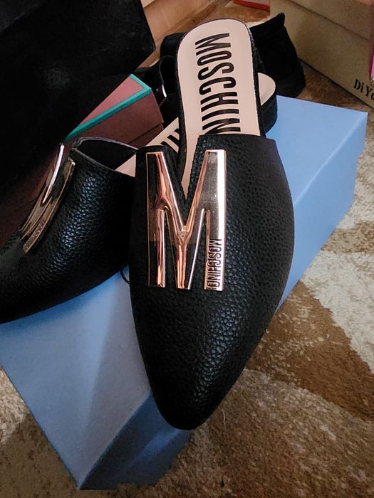 Пробам брендовые тапочки Moschino