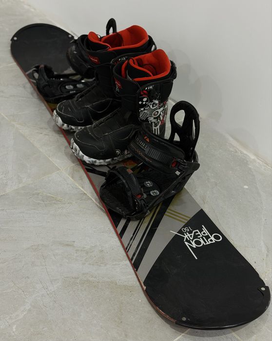 Продам сноуборд с креплениями и ботинками