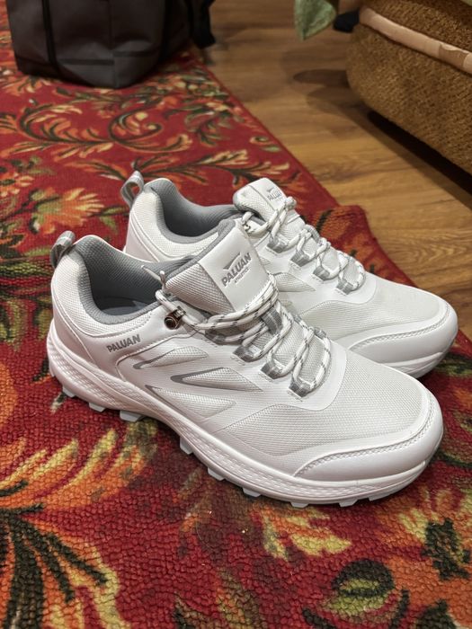 Продам кроссовки 43р