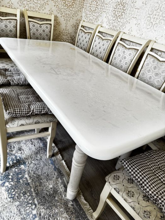 Продам стол кухонный