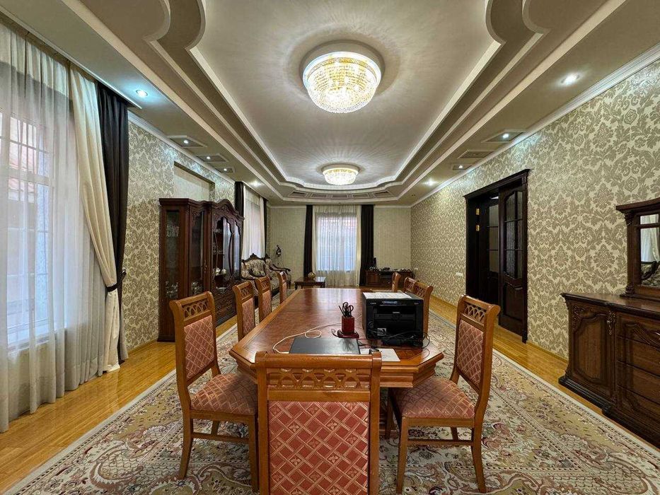 Продаётся дом около М-Улугбекского пасп. стола, 5,8 соток, фасад 20 м.