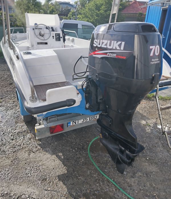 Barca open 5,5m+motor Suzuki 70cp