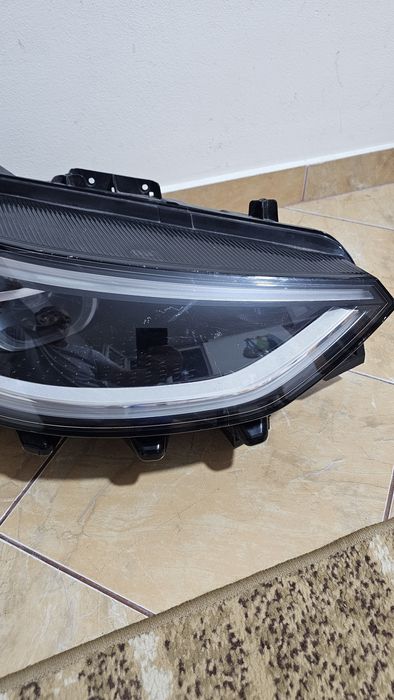 Far dreapta volkswagen id 3 cod 10B 941 036 B