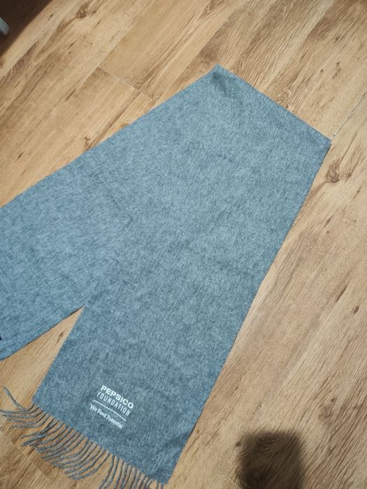 Fular din lână nou