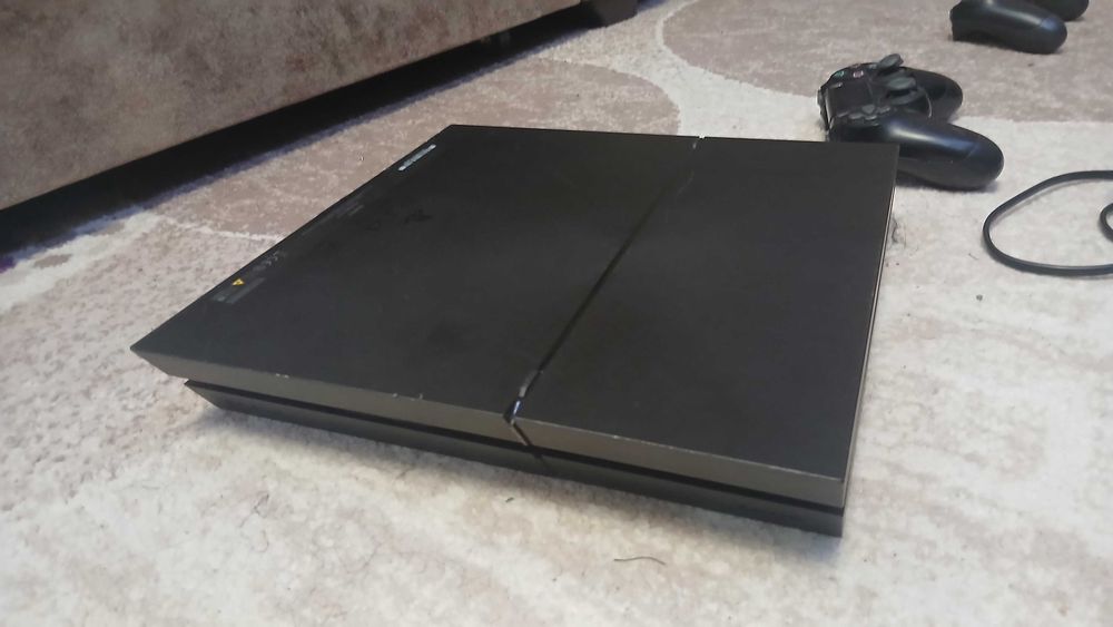 PS4 Play Station 4 sotiladi ishlatilgan