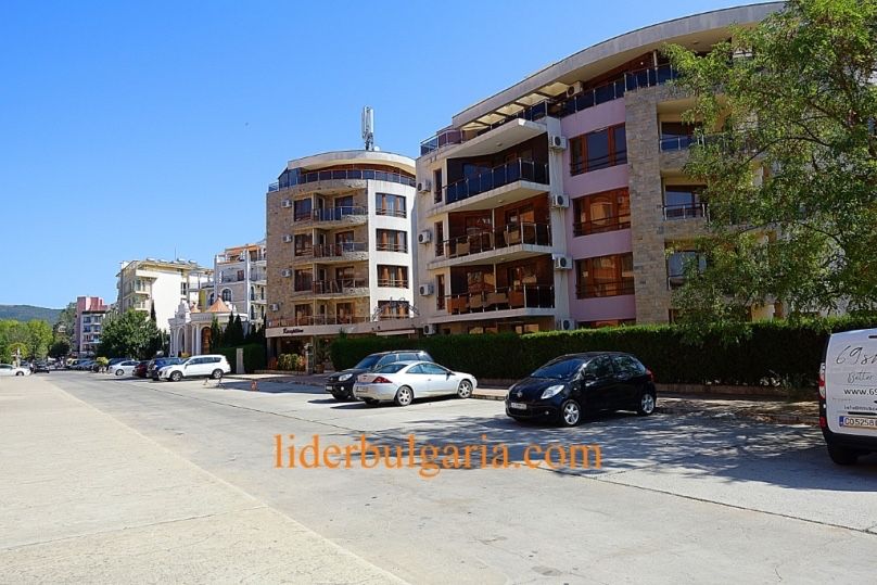 Двустаен апартамент в комплекс Магнолия Гарден