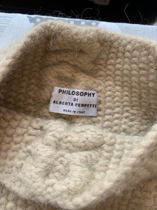 Бежов пуловер Alberta Feretti -ангорска вълна