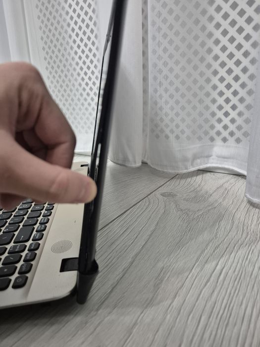 Ноутбук Asus541UJ