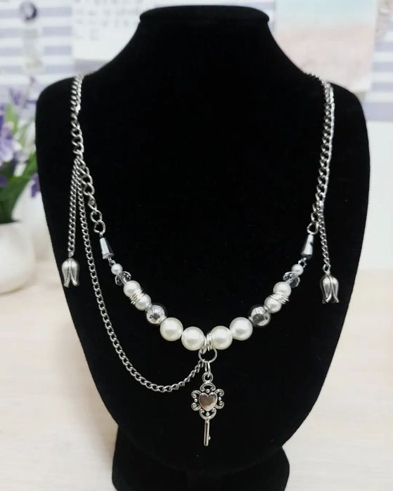 Подвеска с жемчугами и кулоном