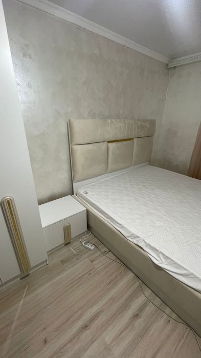 Продам спальный гарнитура.