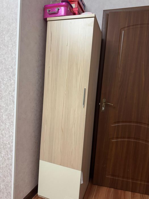 Кровать шкаф стол сиденье