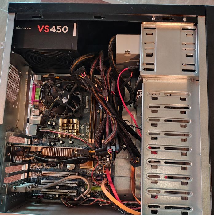 Компютър и монитор windows 11