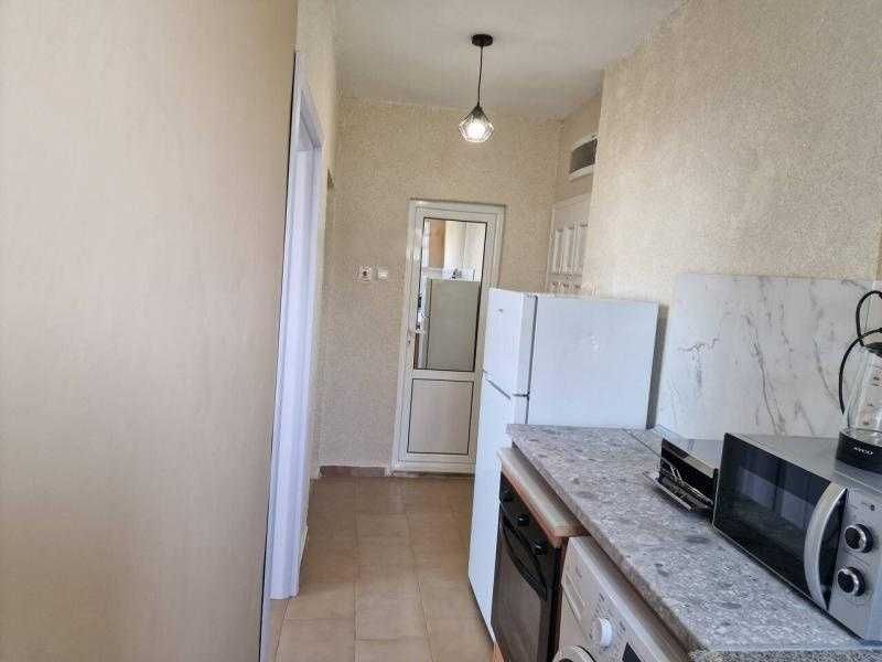 Дава се под наем Двустаен апартамент в Бургас, Зорница - 50 кв.м за 351.9 € - Снимка #2