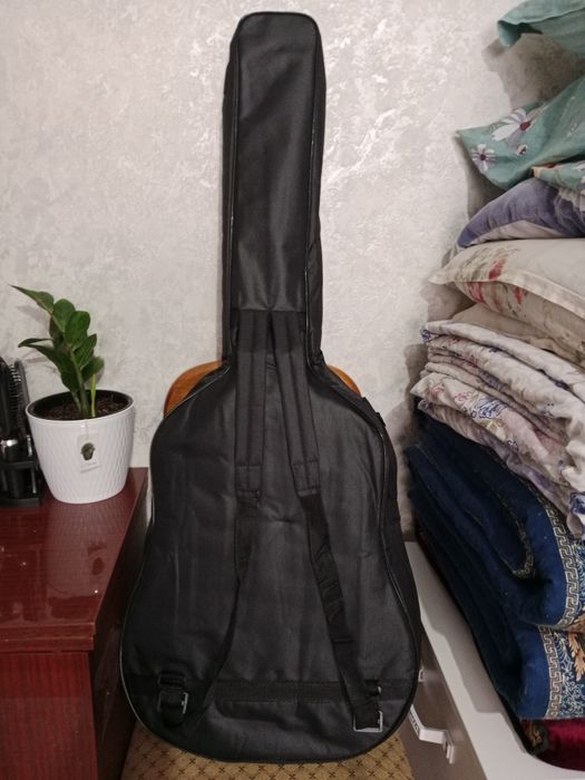 Продам гитару новый