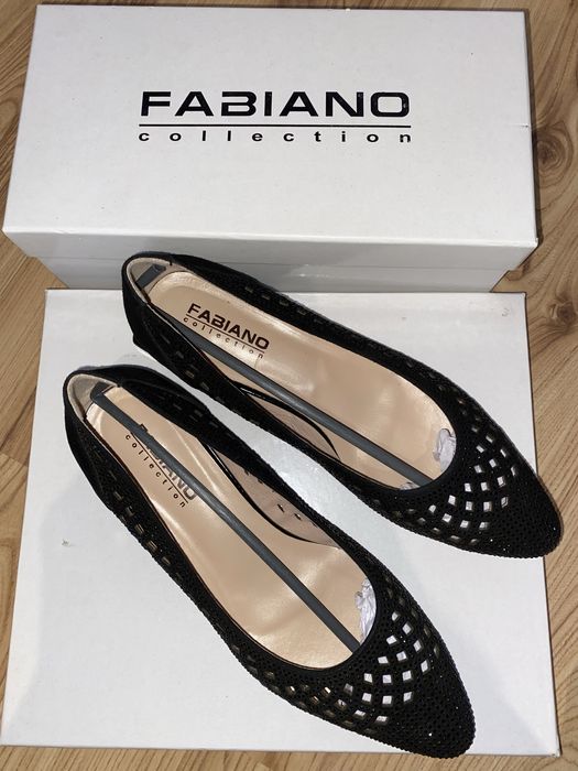 Fabiano Елегантни балеринки с нисък ток и камъчета