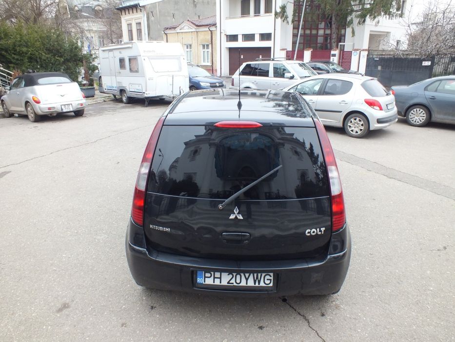Mitsubishi Colt 1.1 benzină