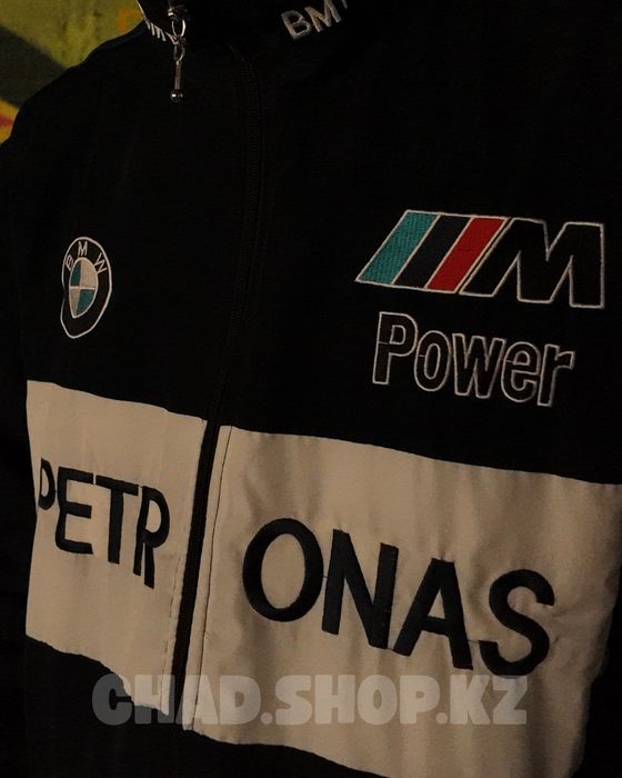 Куртки с марками