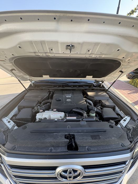 Toyota Land Cruiser 300
